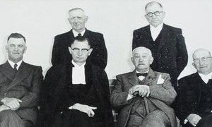 Ds Zietsman en die boukomitee